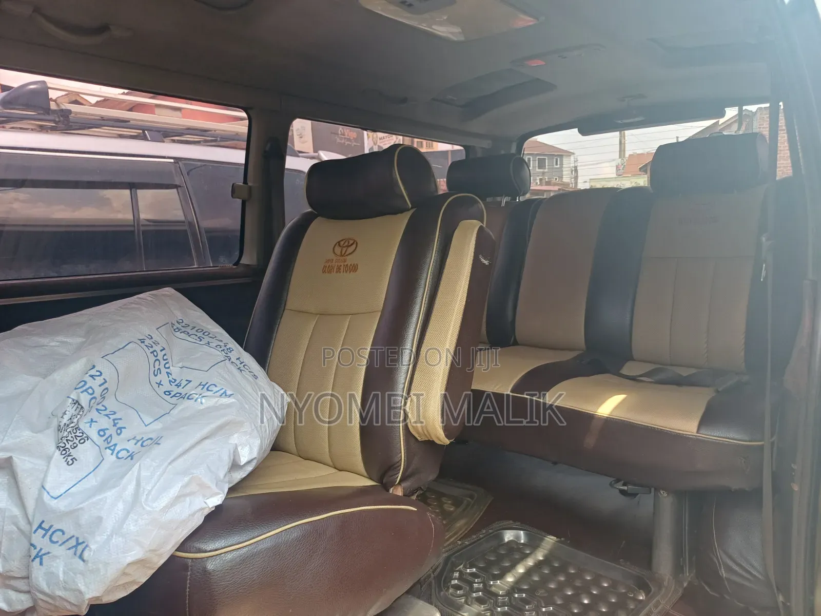Toyota HiAce 2004 White