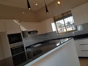 3bdrm House in Division A for sale