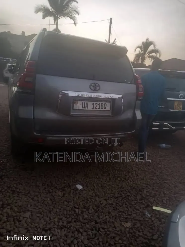 Toyota Land Cruiser Prado 2.8 2017 Silver