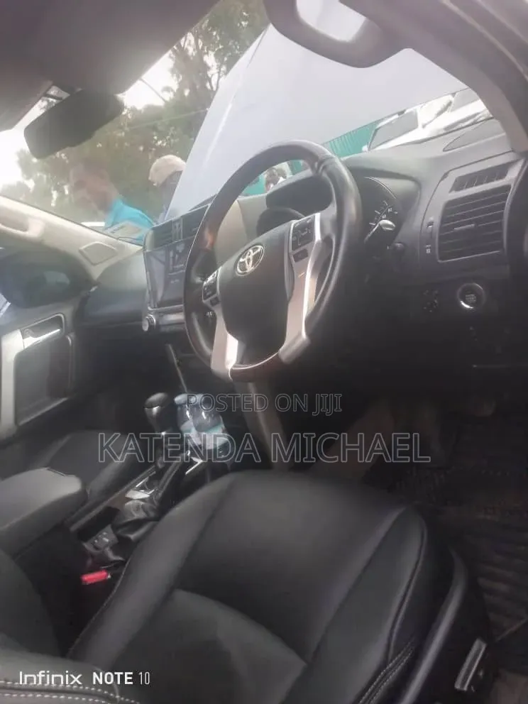 Toyota Land Cruiser Prado 2.8 2017 Silver