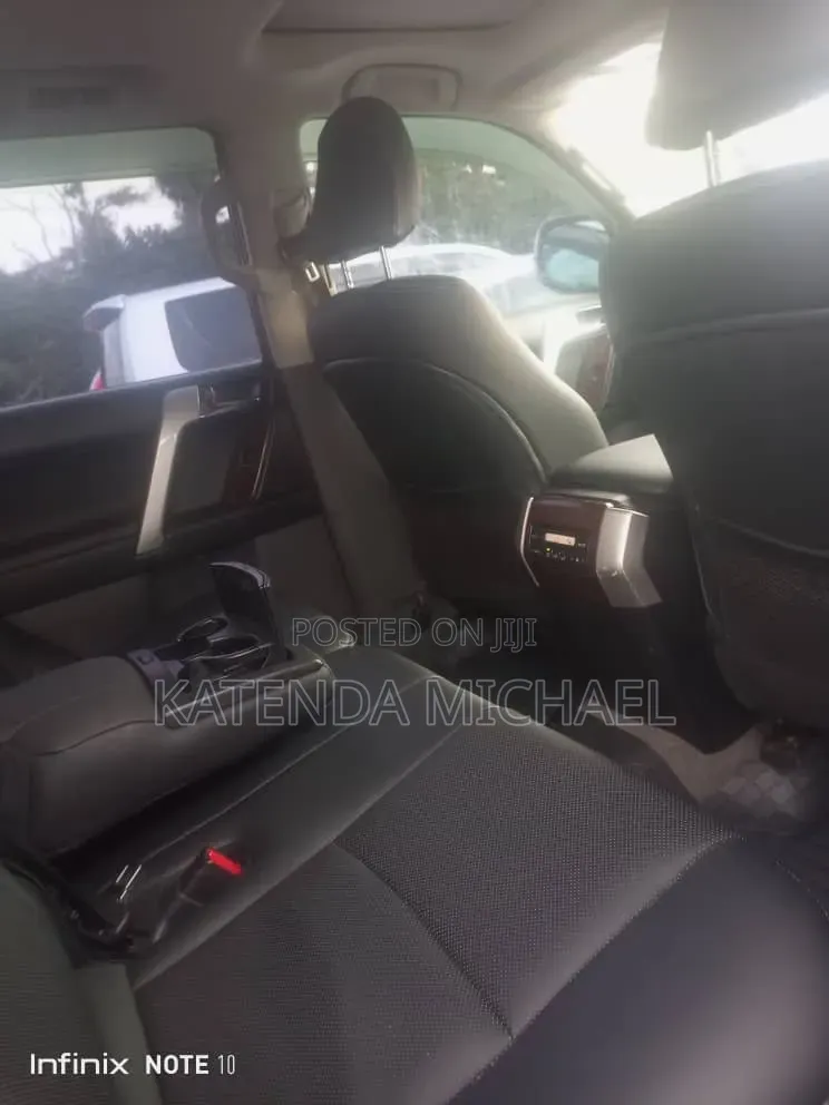 Toyota Land Cruiser Prado 2.8 2017 Silver