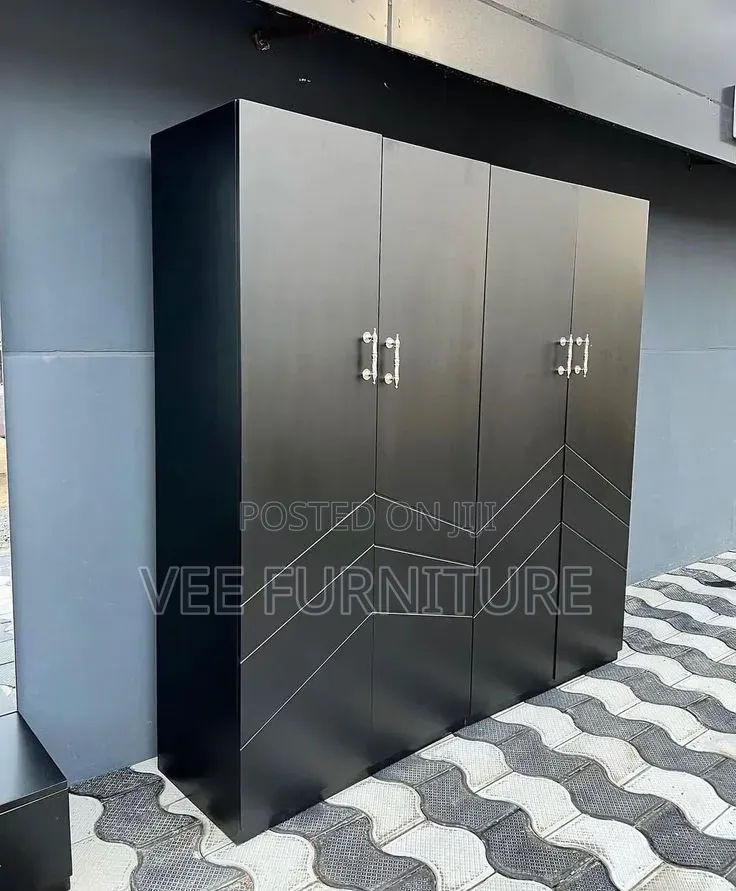 Modern Sliding Door Wardrobe With Drawers