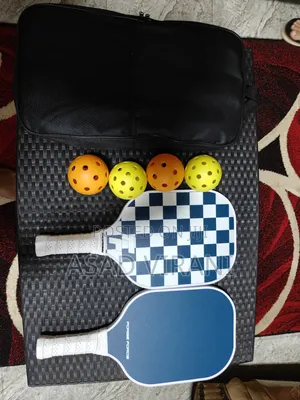 Pickle Ball Set With 4 Balls