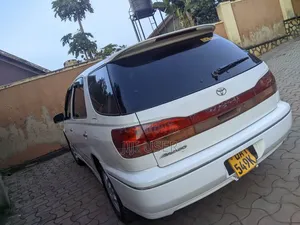 Toyota Vista 2000 White