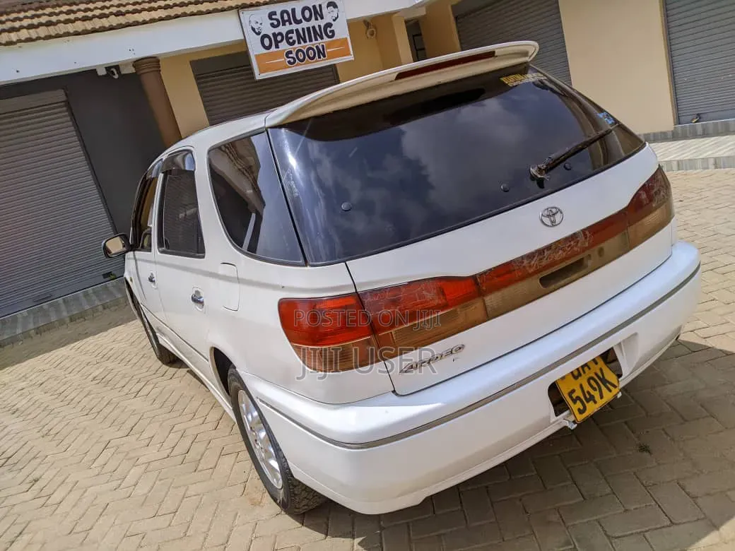 Toyota Vista 2000 White