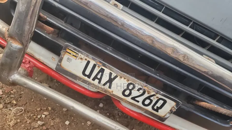 Toyota HiAce 1999 White