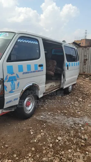 Toyota HiAce 1999 White