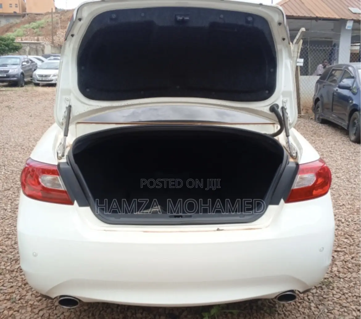 Nissan Fuga 2010 White