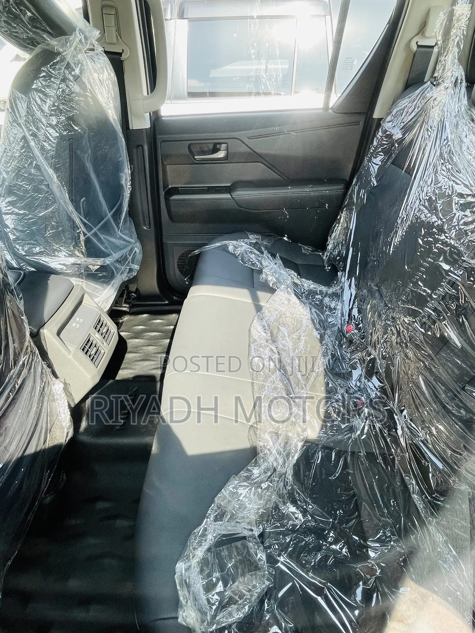 New Toyota Hilux 2025 Gray