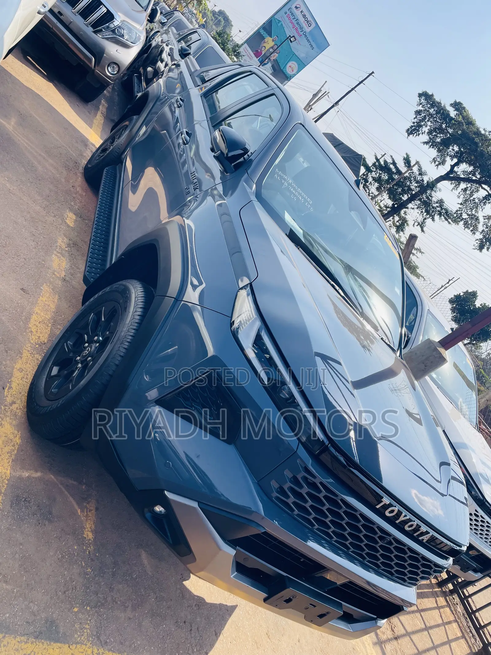 New Toyota Hilux 2025 Gray