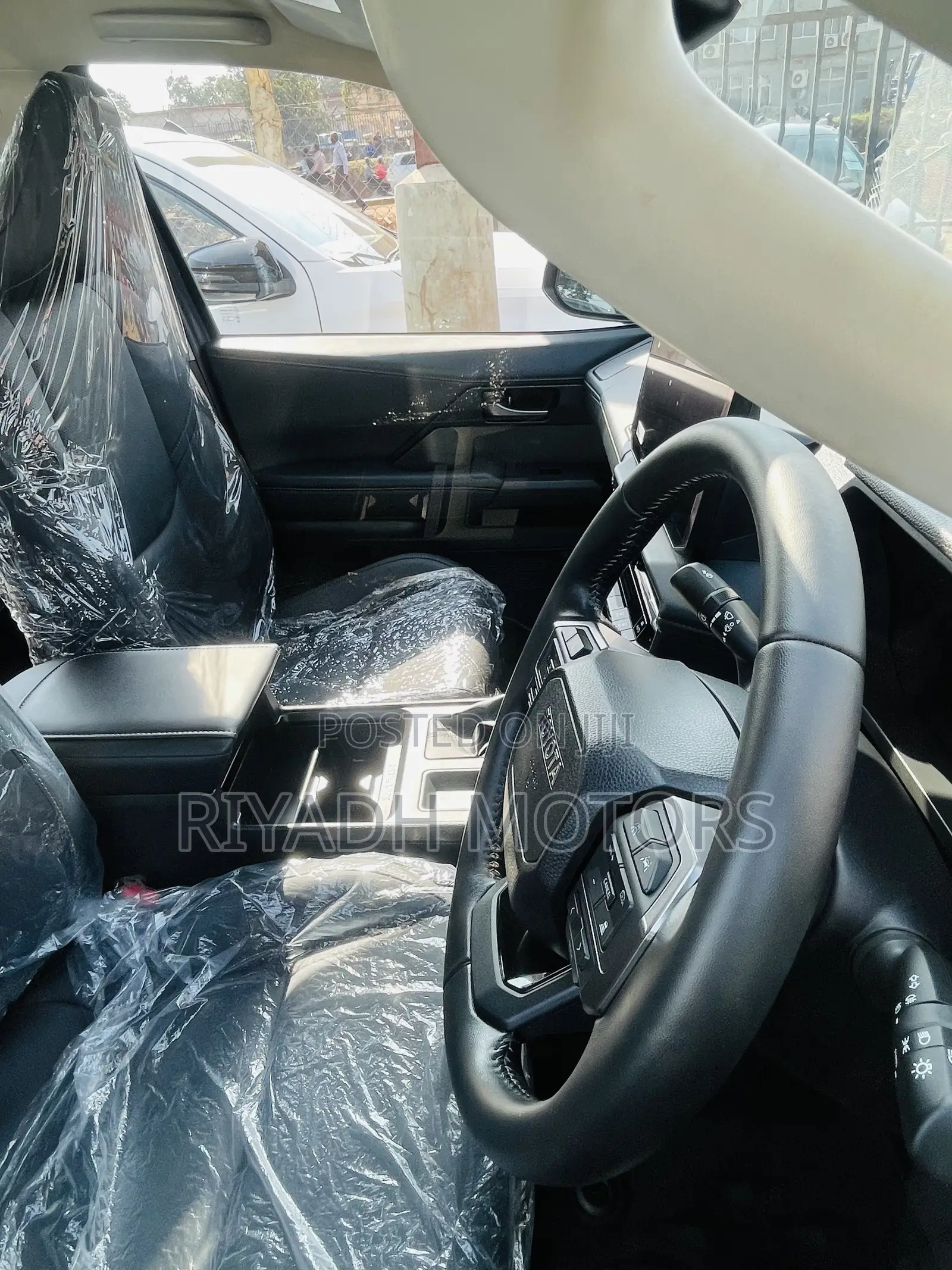 New Toyota Hilux 2025 Gray