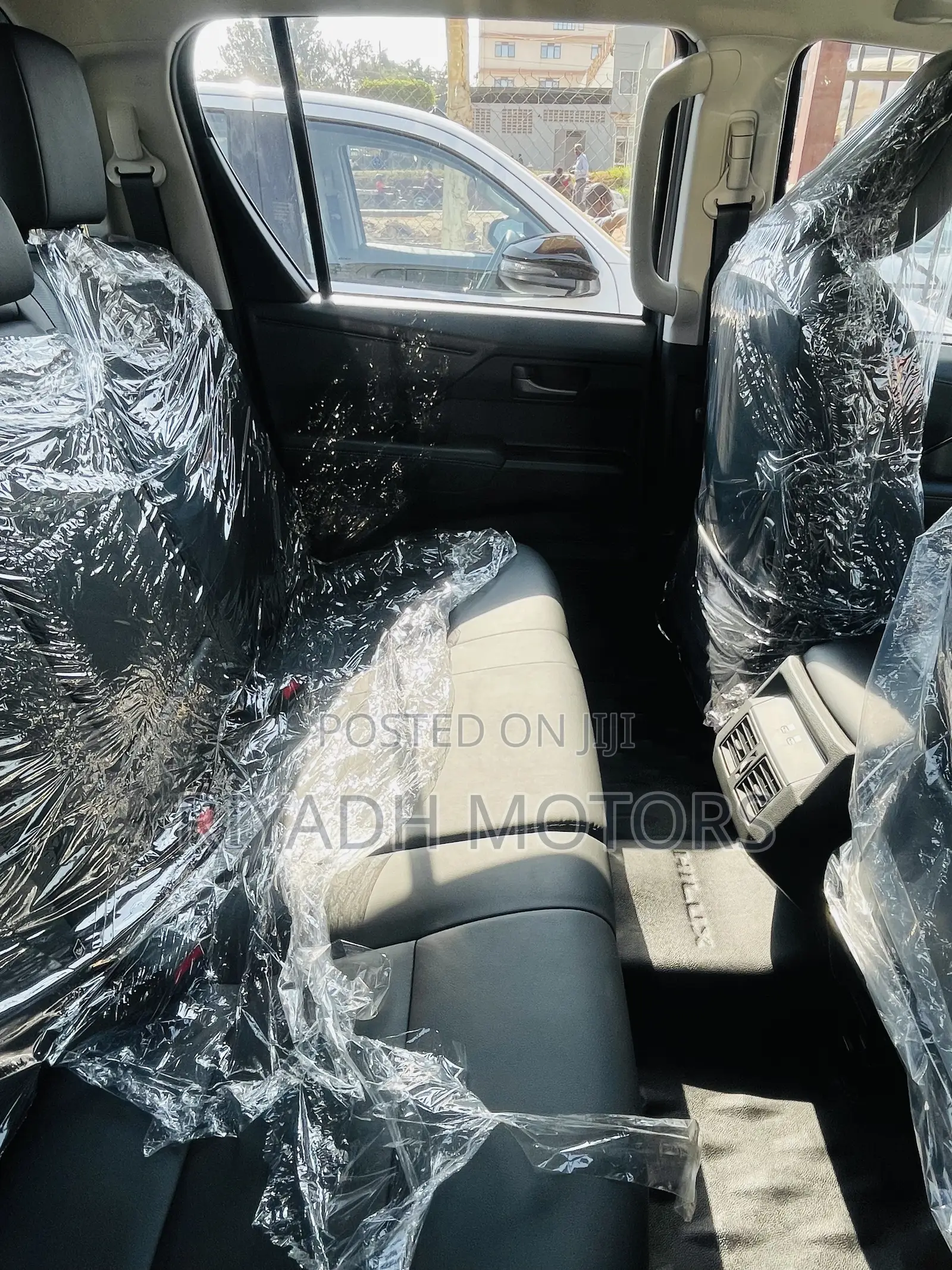 New Toyota Hilux 2025 Gray
