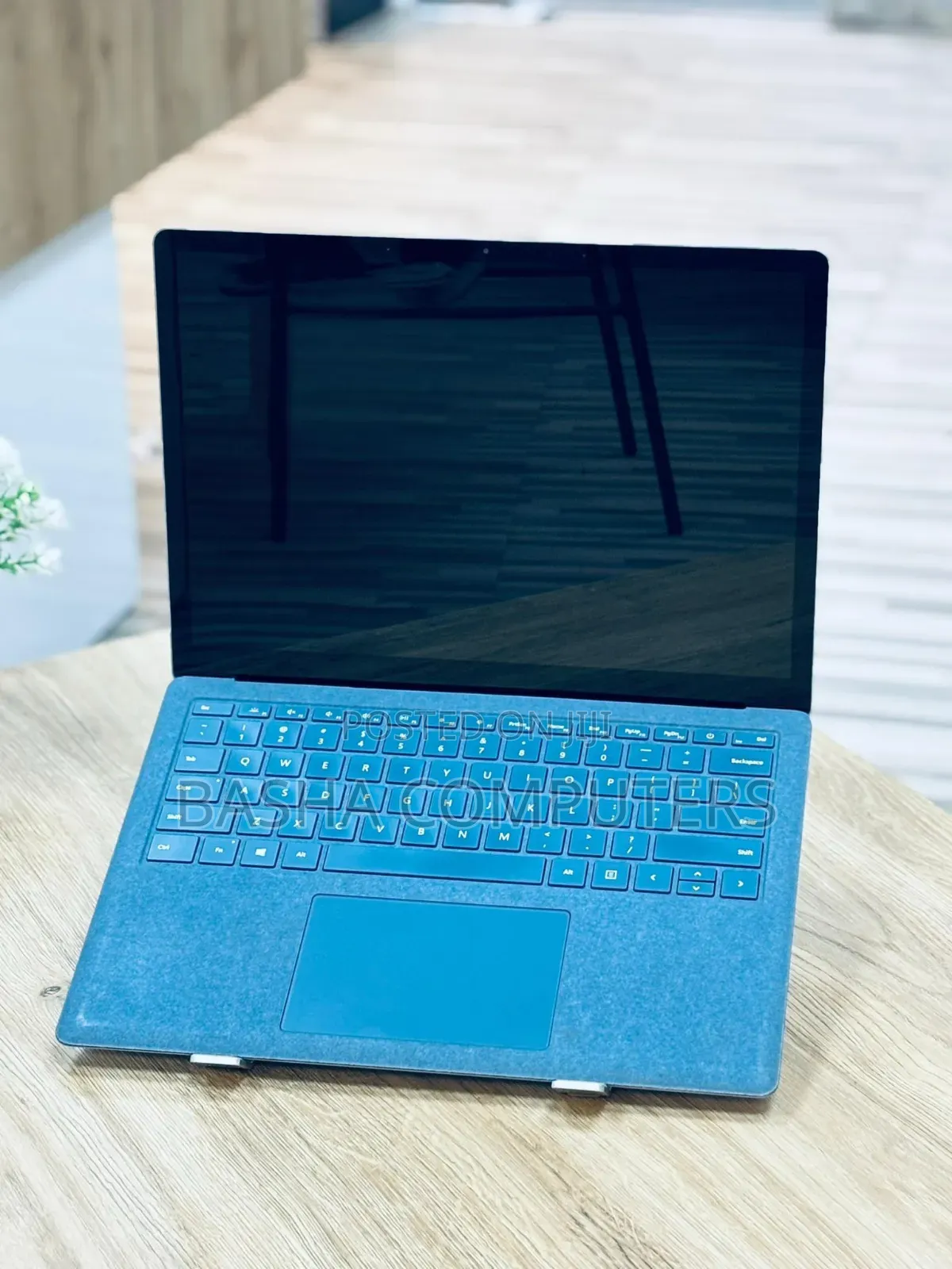 New Laptop Microsoft Surface 8GB Intel Core i7 SSHD (Hybrid) 256GB