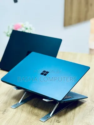 New Laptop Microsoft Surface 8GB Intel Core i7 SSHD (Hybrid) 256GB