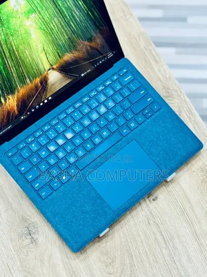 New Laptop Microsoft Surface 8GB Intel Core i7 SSHD (Hybrid) 256GB