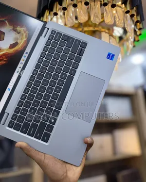 New Laptop Dell Latitude 5320 2-in-1 16GB Intel Core i7 SSD 256GB