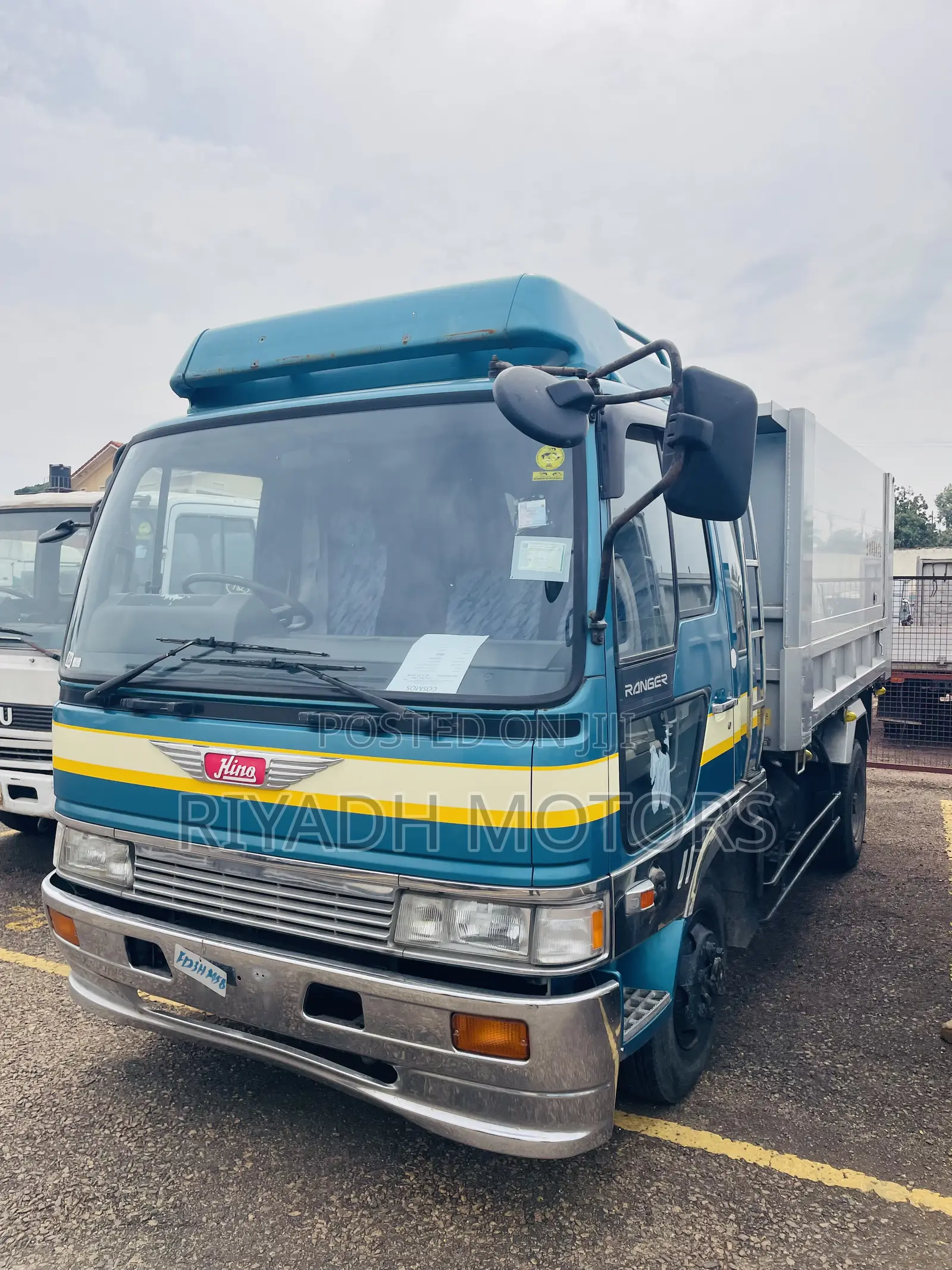 Hino Dumper