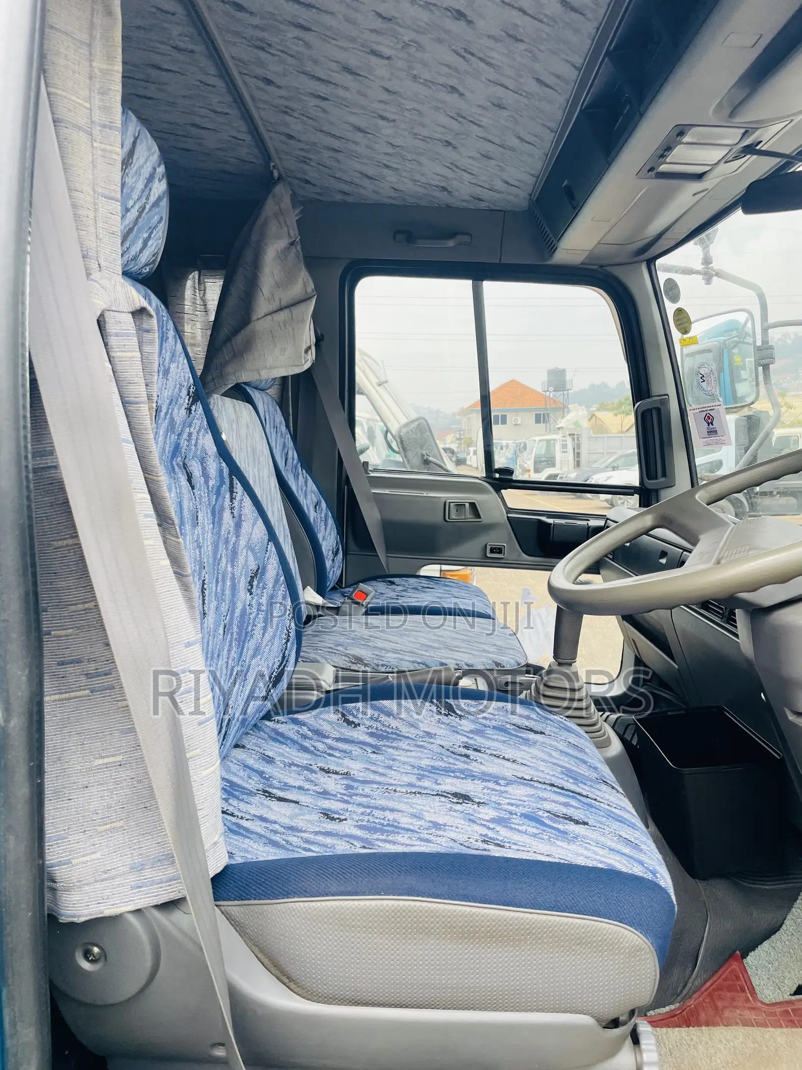 Hino Dumper