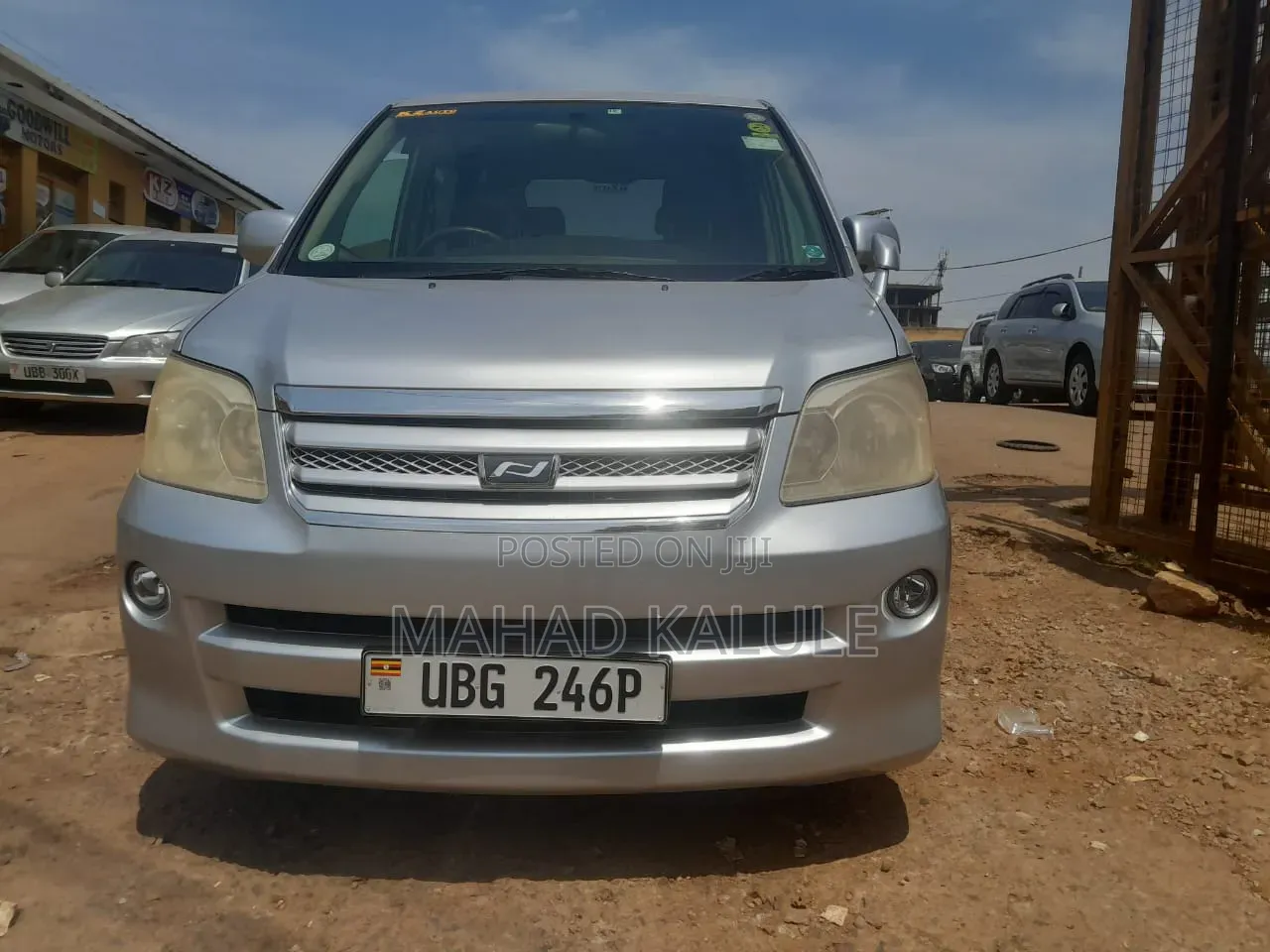 Toyota Noah 2006 Silver