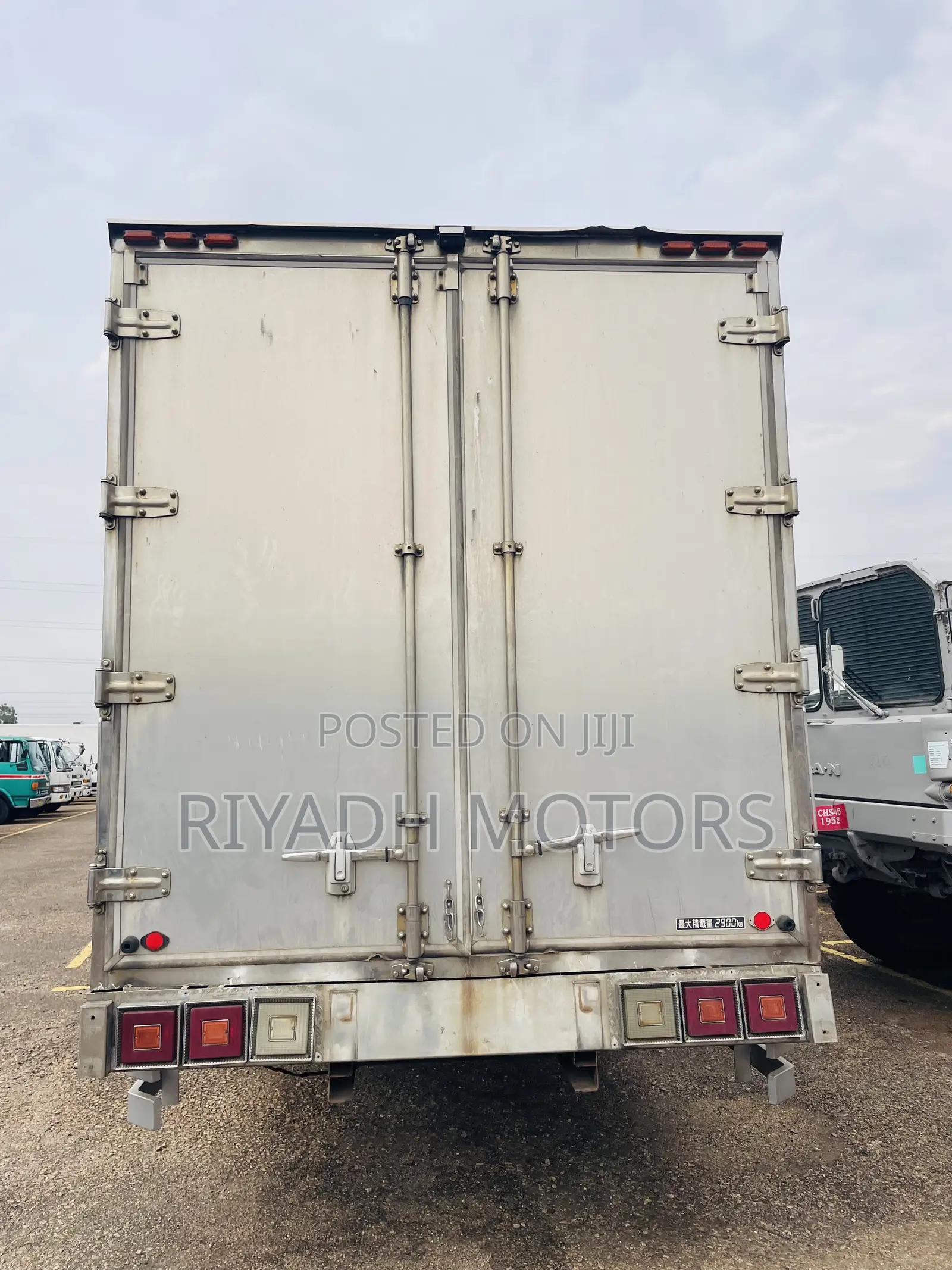Fuso Baby Face Box Body Well Maintained
