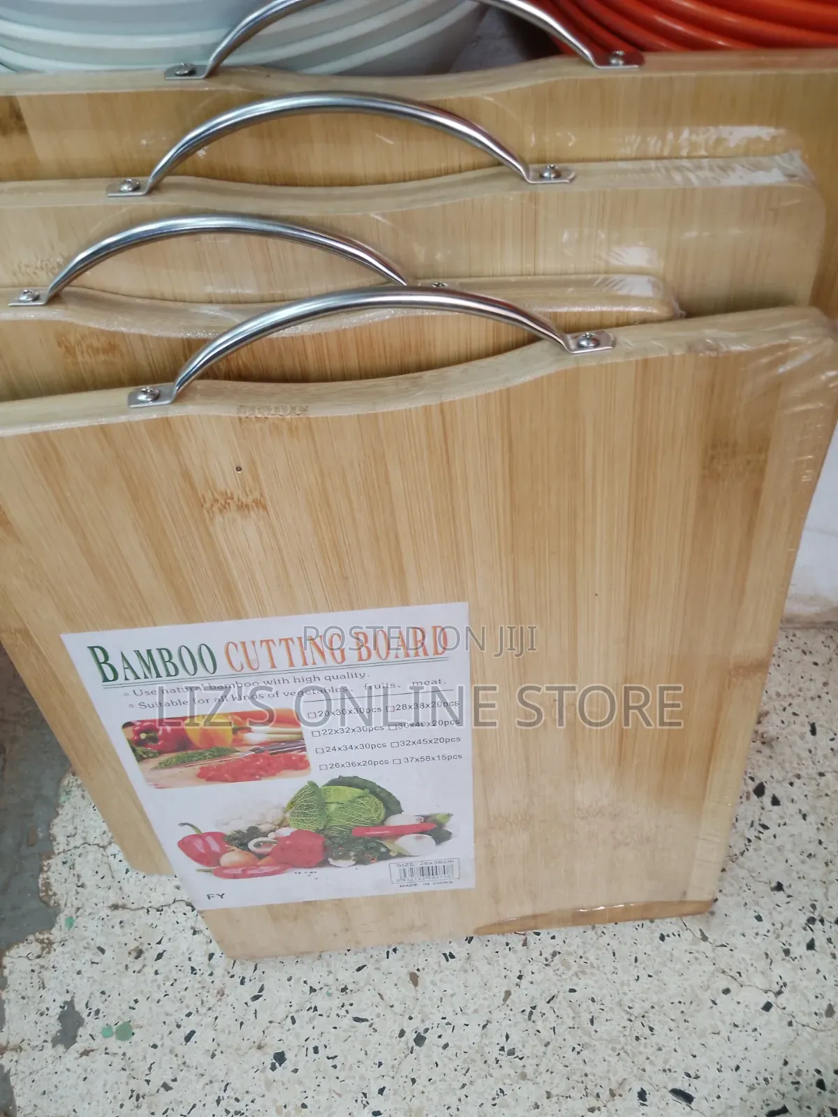 1 Piece of Bamboo Cutting Board