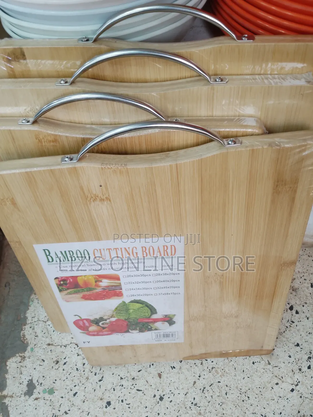 1 Piece of Bamboo Cutting Board