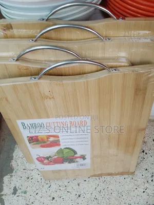 1 Piece of Bamboo Cutting Board