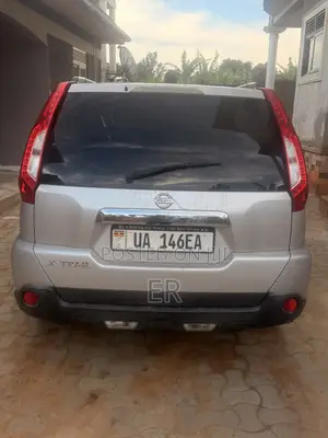 Nissan X-Trail 2.0 Petrol XE 2011 Silver