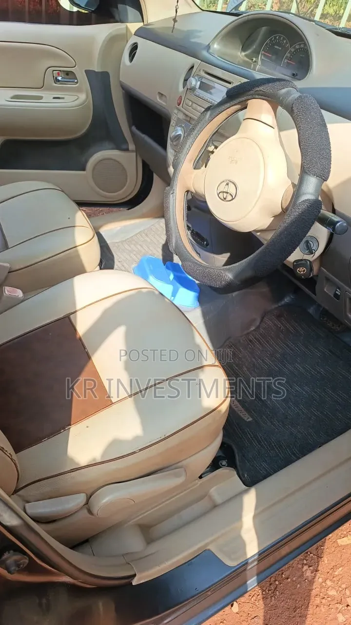 Toyota Sienta 2008 Gray