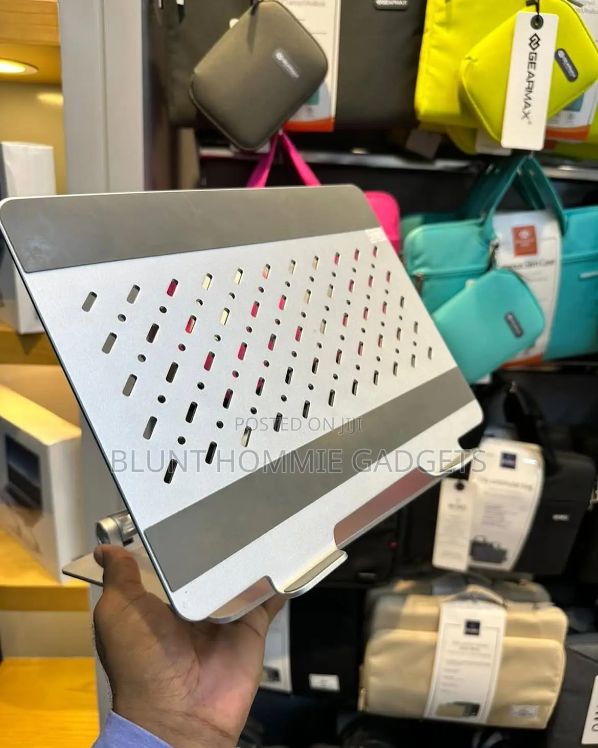 Boxed Wiwu S700 Ergonomic Adjustable Laptop Stand.