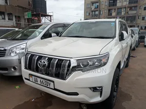 Toyota Land Cruiser Prado 2017 White