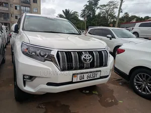 Toyota Land Cruiser Prado 2017 White
