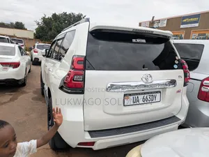 Toyota Land Cruiser Prado 2017 White