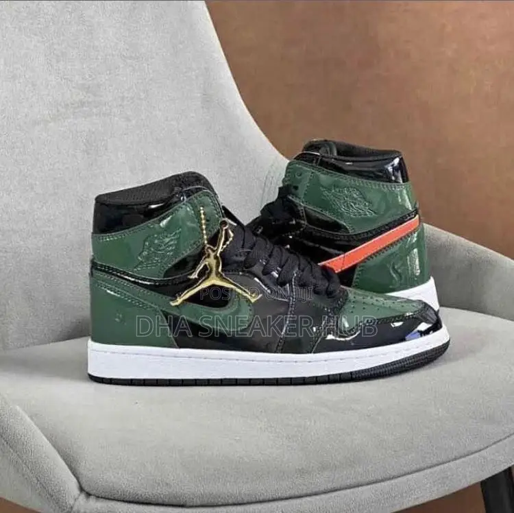 Air Jordan 1 High Black Green