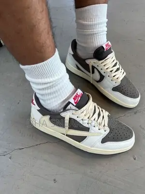 Air Jordan 1 Low Reverse Mocha Cactus Jack