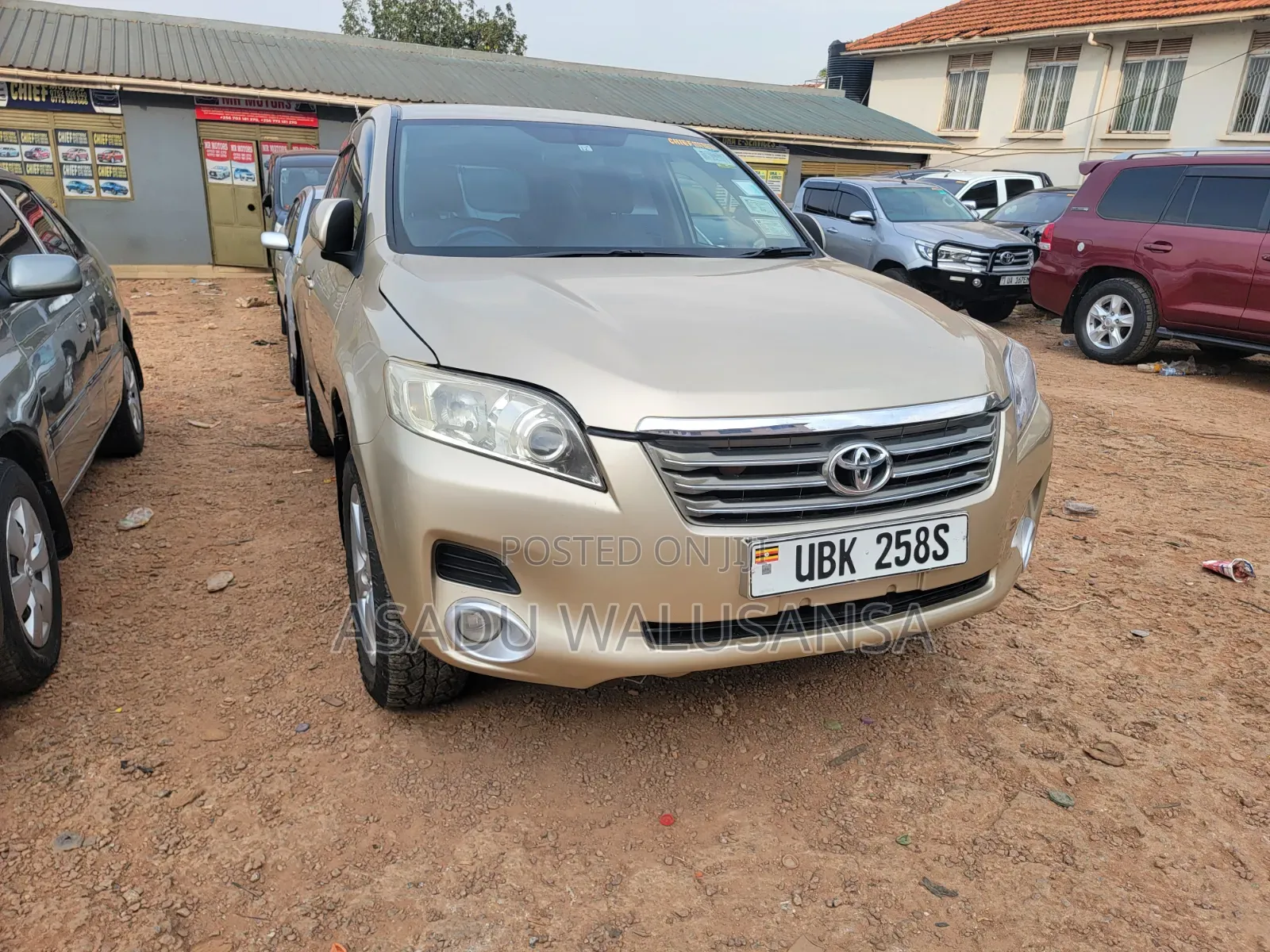 Toyota Vanguard 2010 Gold