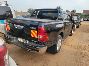 Toyota Hilux 2018 Black