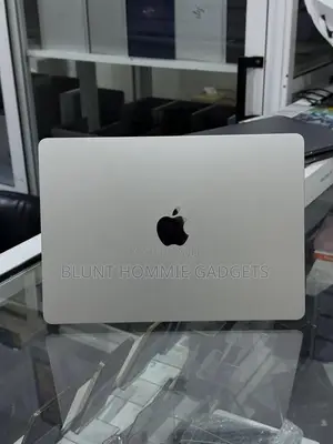 Laptop Apple MacBook Air 2024 M3 8GB Apple M3 SSD 256GB