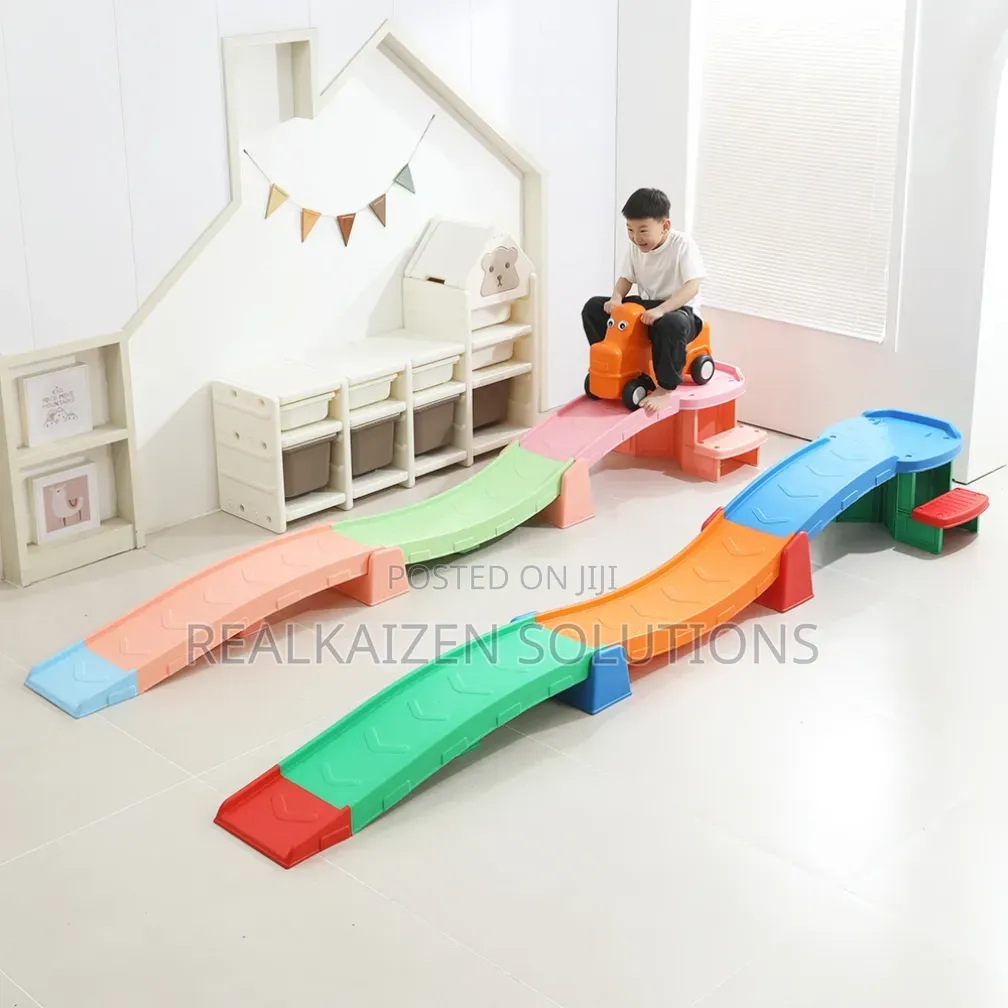 Dual Lane 3-Meter Toddler Ride-on Racing Track With 2 Cars