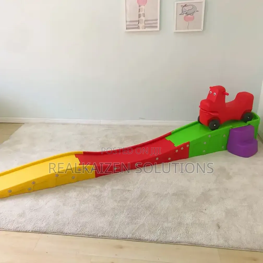 Dual Lane 3-Meter Toddler Ride-on Racing Track With 2 Cars