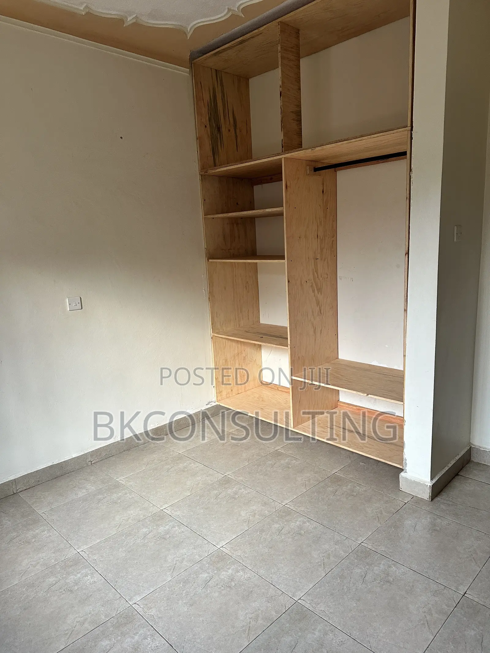 2bdrm Bungalow in Ssabagabo-Makindye for rent