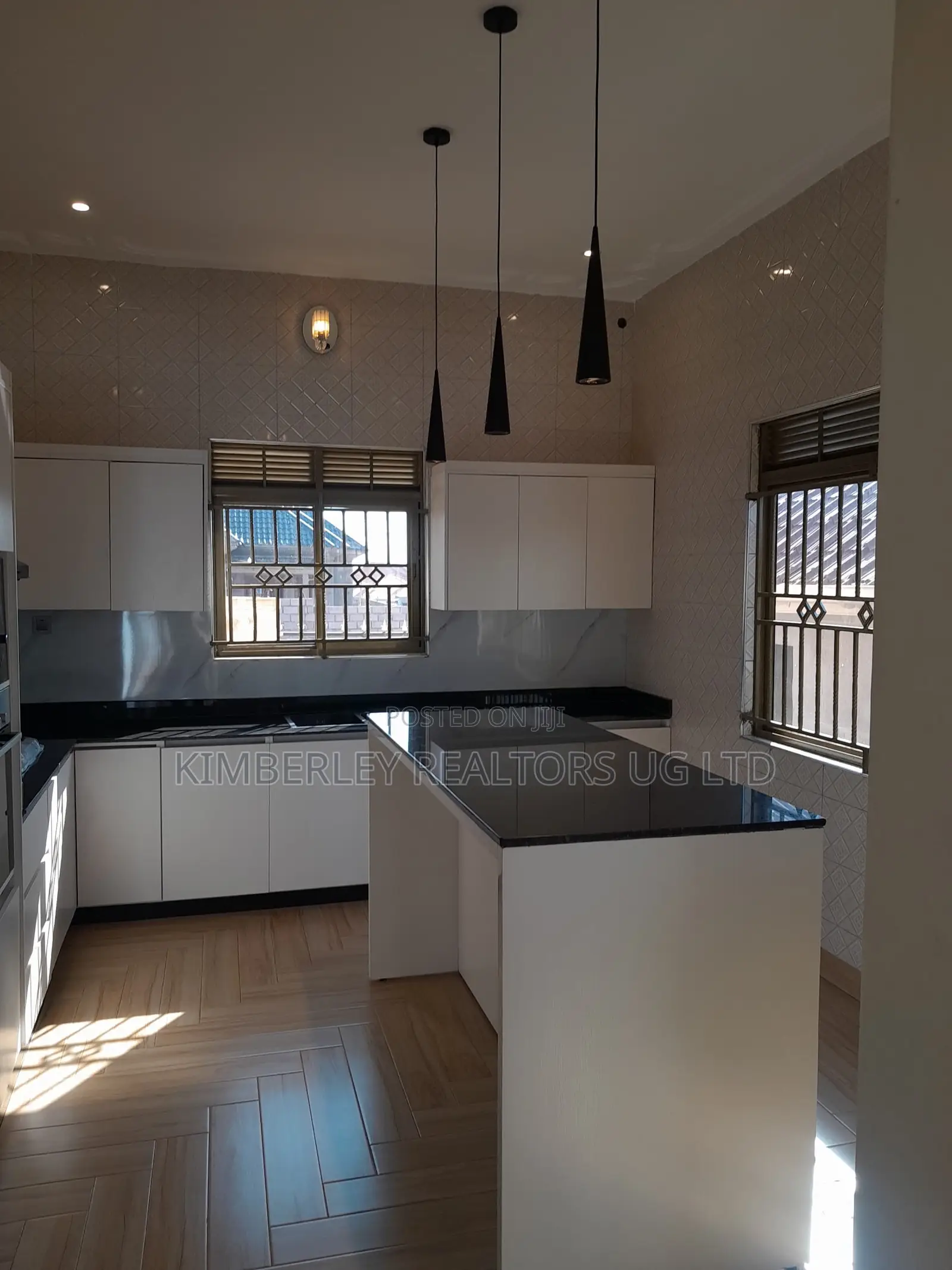 3bdrm House in Division A for sale