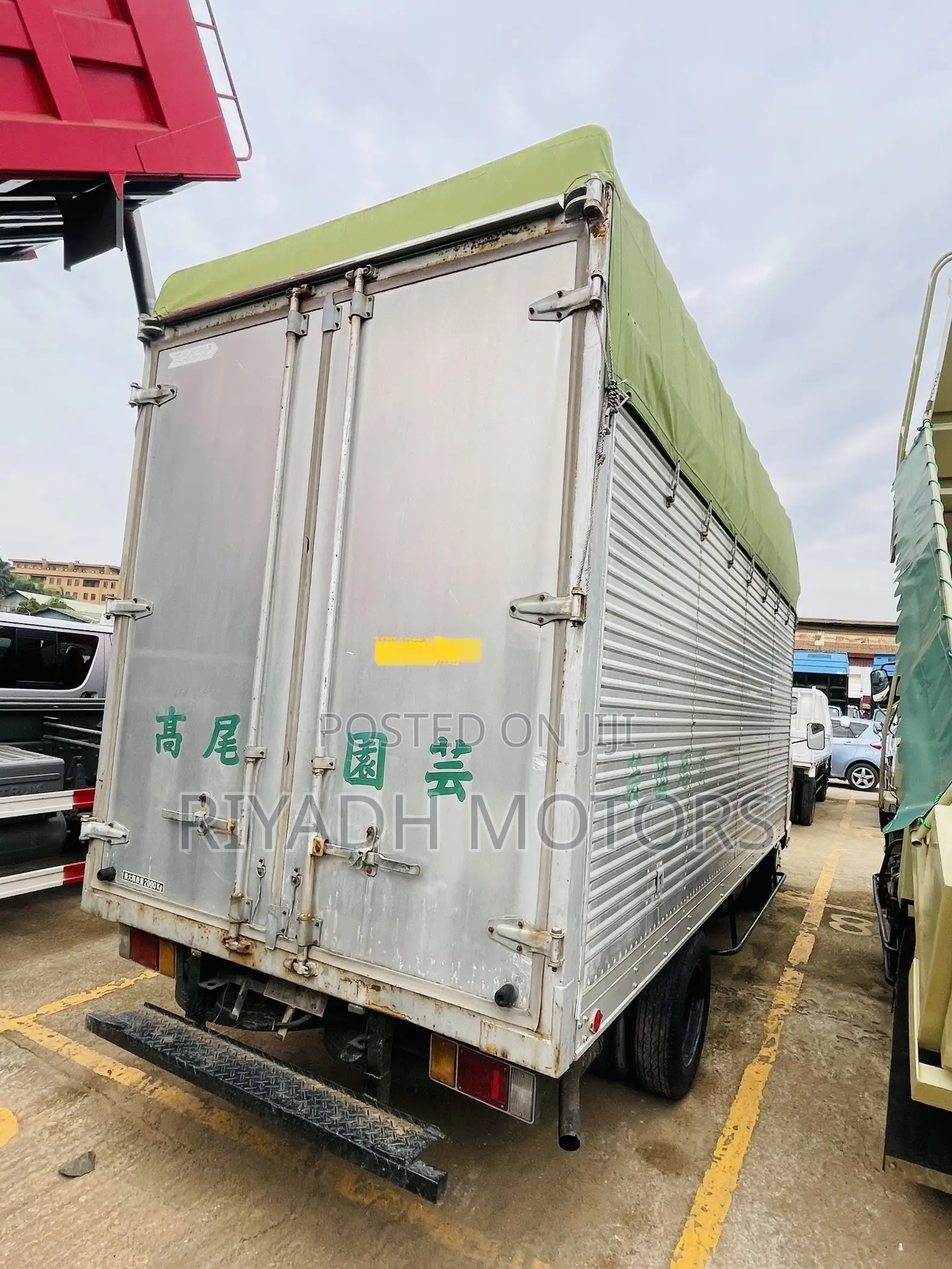 Isuzu Short Box Body