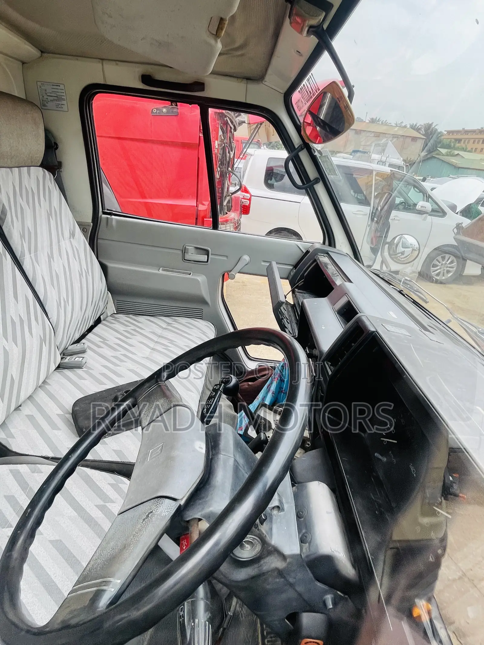 Isuzu Short Box Body