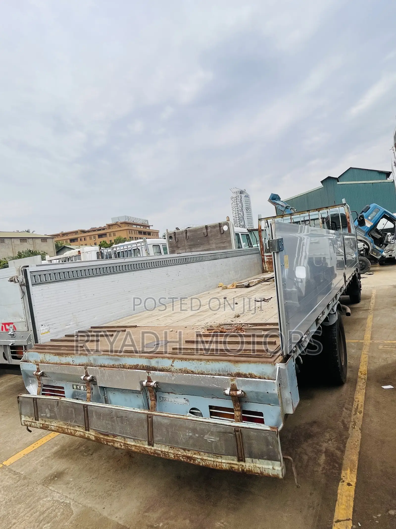 Fuso Baby Face 17 Engine Blue Color