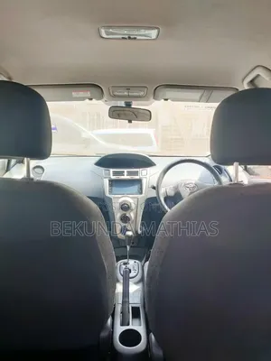 Toyota Vitz 2006 White