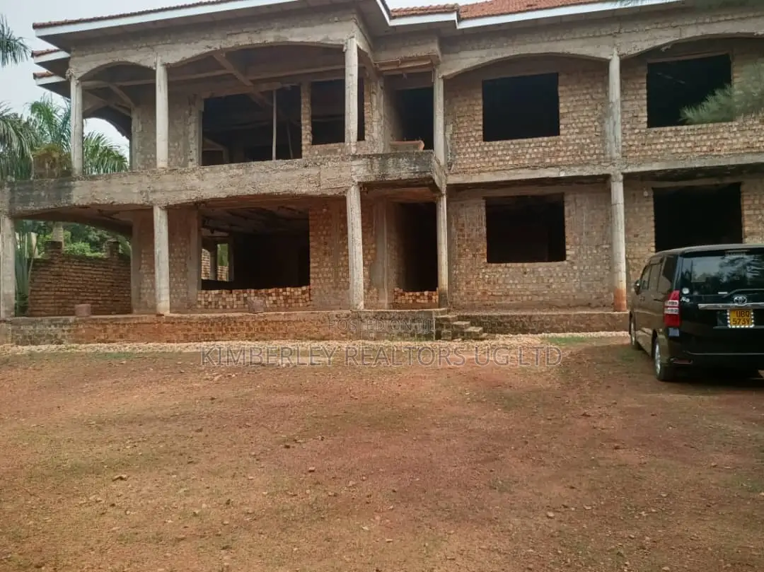 Shell House for Sale – Kitende (Near Entebbe Road)