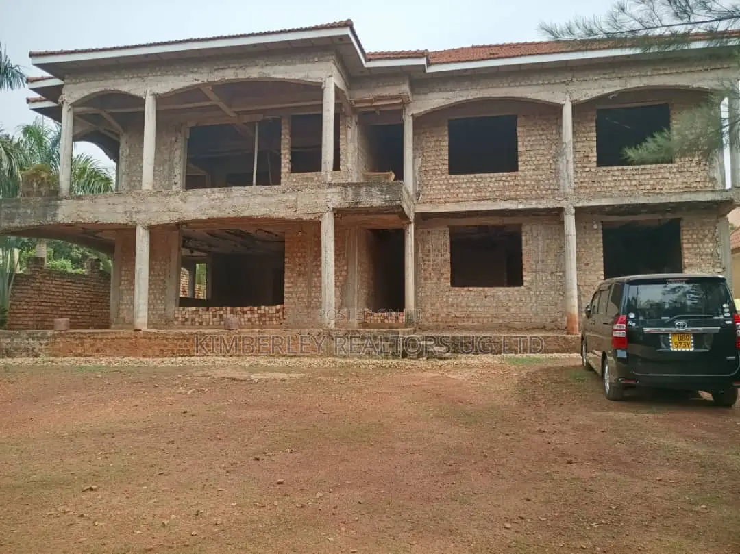 Shell House for Sale – Kitende (Near Entebbe Road)