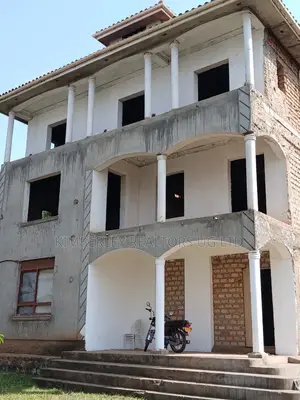 5bdrm House in Division A for sale