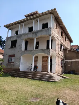 5bdrm House in Division A for sale